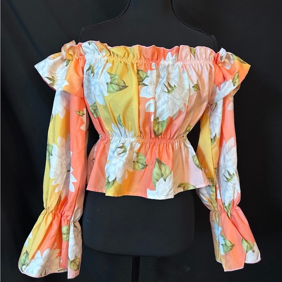 Tropical Floral Off the Shoulder Blouse. - Picture 3 of 15